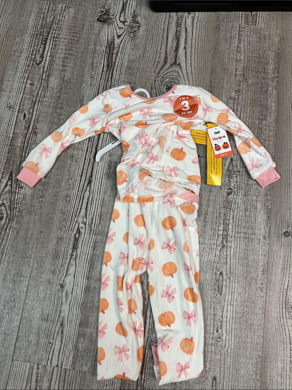 Girls Modern Kids Pumpkin & Bow Two-Piece Pajama Set - Pink & Orange